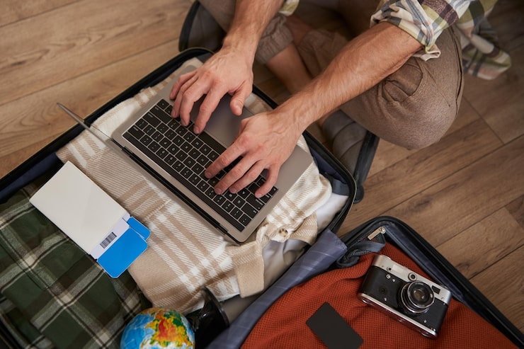 Laptop in Checked Luggage: Rules, Risks, and Safe Packing Tips